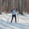 На лыжи встали даже журналисты: Владимир Болдырев преодолевает дистанцию 2022 метра — newsvl.ru