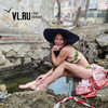 Жительница Владивостока устроила фотосессию в купальнике на берегу «горячего источника», подмывающего дом (ФОТО; ВИДЕО)