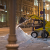 Ночная уборка города. Фото пресс-службы администрации Владивостока — newsvl.ru