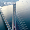 Во Владивостоке с Русского моста упал человек