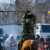 Казаки скакали верхом на лошадях — newsvl.ru