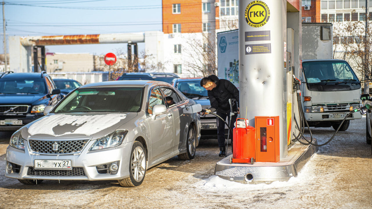 Снижения цен на бензин ожидают экономисты в связи с ситуацией на Украине