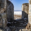 Одно из помещений маяка со сводчатым потолком — newsvl.ru