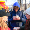 Гостям праздника предлагали горячий чай — newsvl.ru