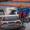 Даже при красном сигнале светофора находиться на проезжей части пешеходу опасно — newsvl.ru