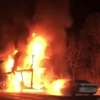 В Хабаровском крае загорелся ехавший из Владивостока автовоз — три машины уничтожены пожаром, три повреждены