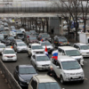 Некоторые случайные автомобилисты изредка бибикали предположительно в знак поддержки — newsvl.ru