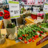 В магазинах тюльпаны дешевле, но чуть похуже — newsvl.ru