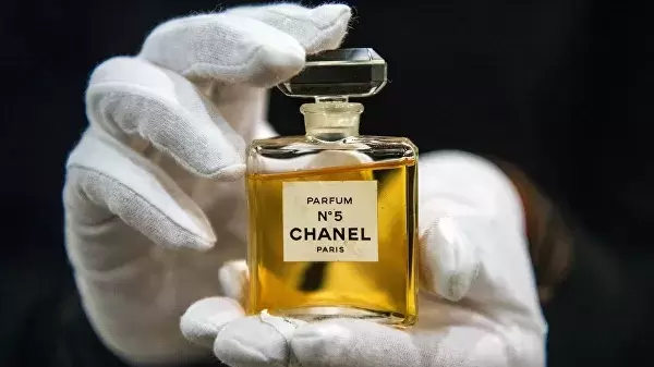 Продажу товаров от Dior и Chanel в одни руки ограничили в хабаровских  магазинах (ФОТО) — Новости Хабаровска