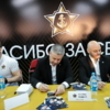 На автограф-сессии присутствовал тренерский штаб во главе с Леонидом Тамбиевым — newsvl.ru
