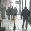 Люди бросают самокаты прямо посреди дороги — newsvl.ru