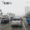 Во Владивостоке сыплет снег – утром пробки на дорогах составили 8 баллов (ФОТО)