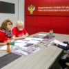 Участник фестиваля презентует судьям свой проект — newsvl.ru