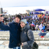 Участники праздника охотно позировали перед фотокамерами и делали селфи — newsvl.ru