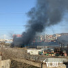 Пожарные потушили возгорание бытовки неподалёку от завода Mazda Sollers (ФОТО)