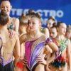 Через несколько минут девочки выйдут на награждение в групповых упражнениях — newsvl.ru