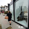 Вандал разбил стёкла «умной» остановки на «Дальзаводе» (ФОТО; ВИДЕО)