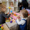 Игрушки и книги дети в основном выбирали себе сами — newsvl.ru