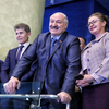 Визит вежливости: во Владивостоке Лукашенко пообещал наладить торговлю, обменялся подарками и посетил «путинский памятник»