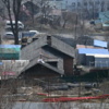 Дом окружён хозяйственными постройками — newsvl.ru