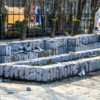 По плану скамейки, отлитые в бетоне, которые как раз имели гранитную облицовку, тоже снесут — newsvl.ru