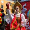 Гостей развлекали народными танцами — newsvl.ru