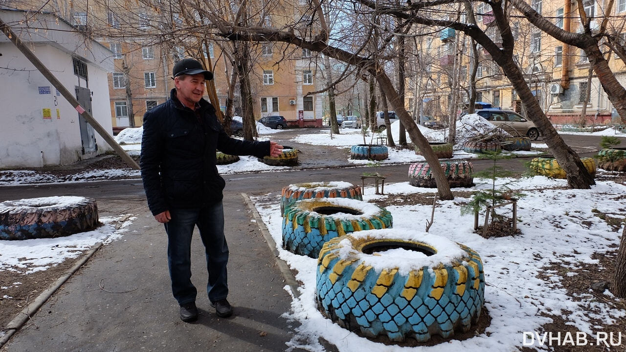 Борьбу с «ЖЭК-артом» из автопокрышек начали во дворах Комсомольска (ФОТО;  ВИДЕО) — Новости Хабаровска