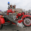 Мотоциклом «Урал» управляли курсанты в пожарной форме старого образца — newsvl.ru