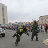 Один из пожарных протащил УАЗ за собой — newsvl.ru