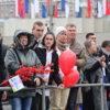 На тротуарах стояли зрители — newsvl.ru