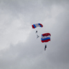 Трое парашютистов открыли праздник — newsvl.ru
