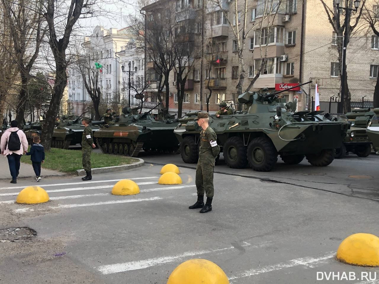 Репетиция парада с военной техникой проходит в центре Хабаровска (ФОТО) —  Новости Хабаровска