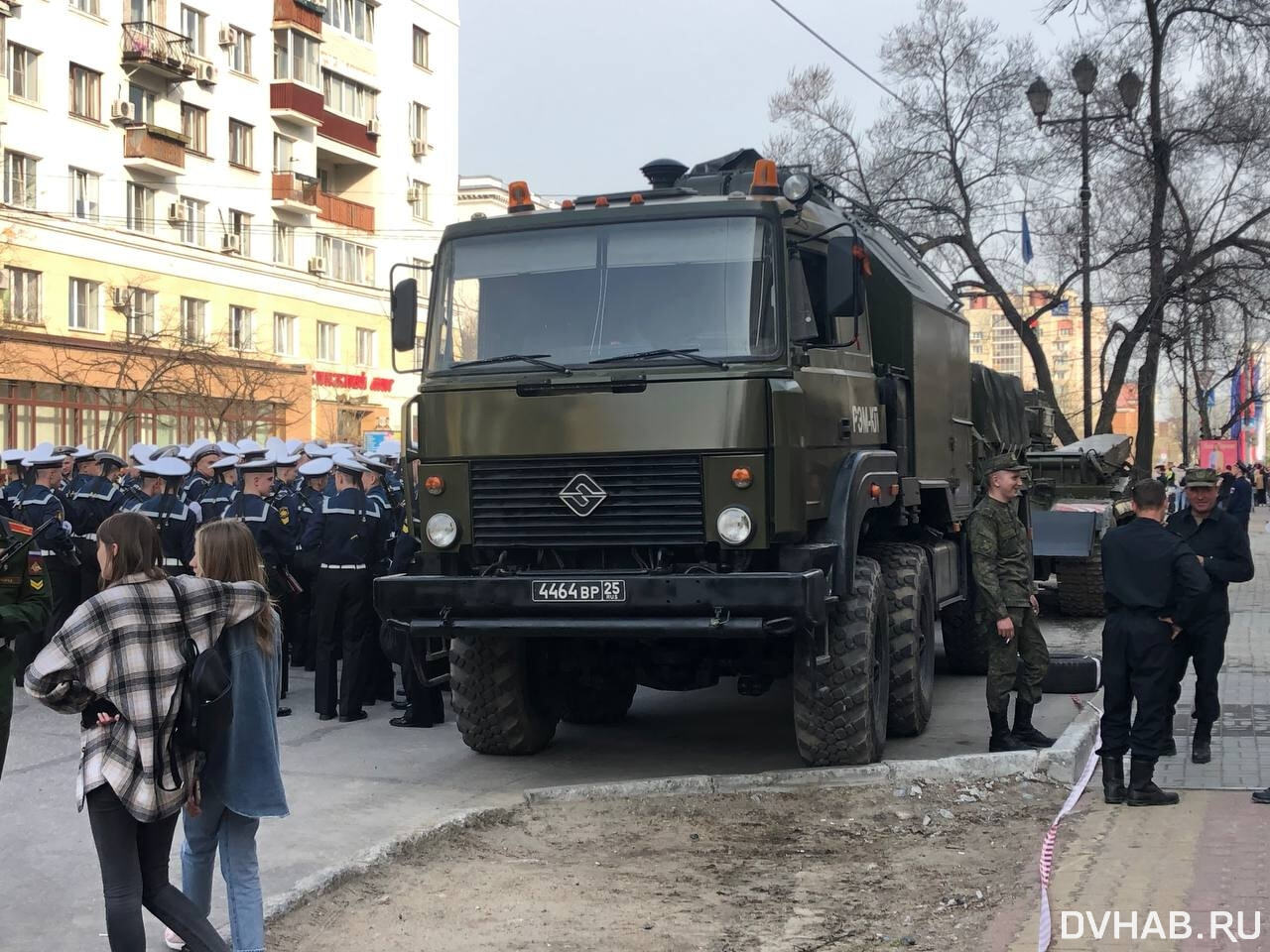 Репетиция парада с военной техникой проходит в центре Хабаровска (ФОТО) —  Новости Хабаровска