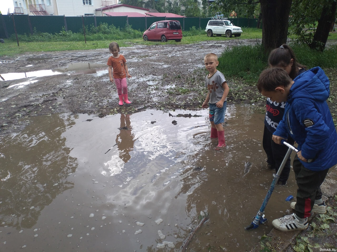 Живем в болоте: жители Красной Речки раскритиковали состояние дворов (ФОТО)  — Новости Хабаровска