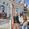Взрослые знакомят своих детей с героями Победы — newsvl.ru