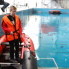 Все задания реалистичны: участник в спасательном жилете с лодки выдаёт кабель — newsvl.ru