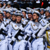Моряки Тихоокеанского флота маршируют по Светланской — newsvl.ru