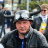 У многих байкеров были интересные детали в образе, например, такой шлем с рогами — newsvl.ru