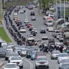 Водители автомобилей сигналят, приветствуя мотоциклистов — newsvl.ru