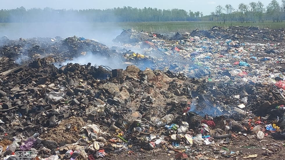 Несанкционированный мусорный полигон горит в Хабаровском крае (ФОТО)
