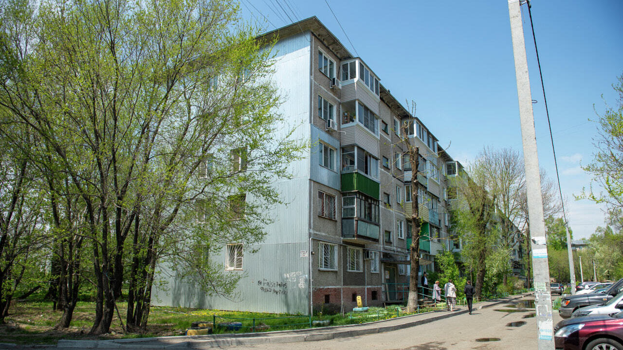 Оказаться под обломками опасаются жильцы пятиэтажки в Хабаровске (ФОТО) —  Новости Хабаровска