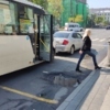 Автобусы высаживают пассажиров у самой лужи — newsvl.ru
