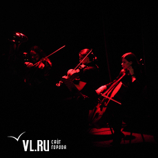 Во Владивостоке оркестр морского университета на концерте &laquo;зажёг&raquo; &laquo;Звезду по имени Цой&raquo; (ФОТО)