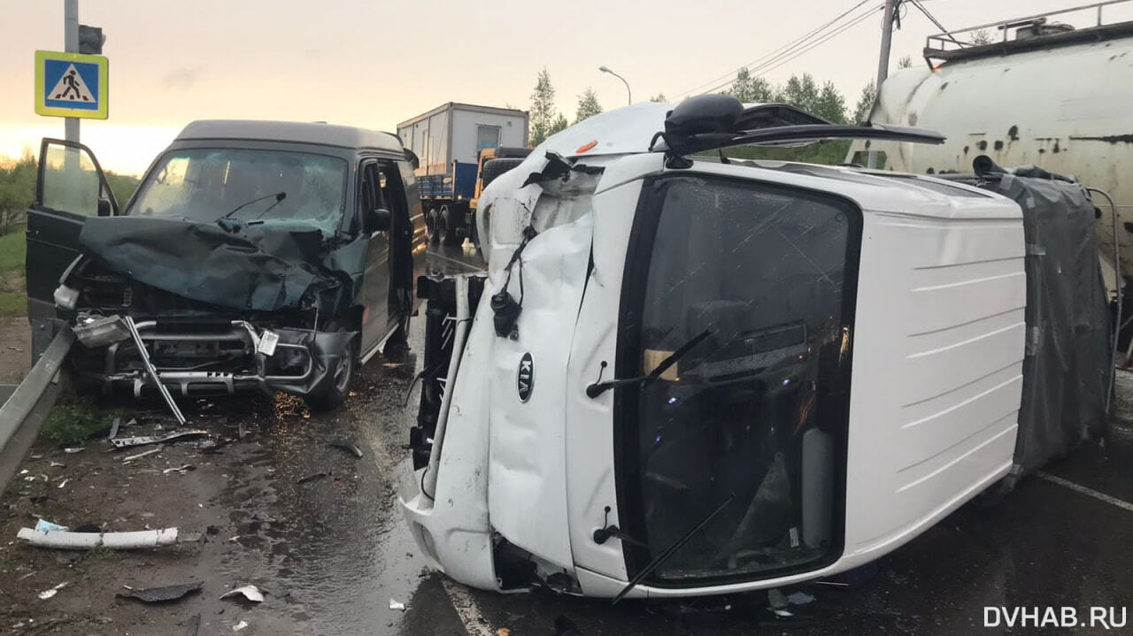 Машина виновника в ДТП перевернулась на Трехгорной (ФОТО) — Новости  Хабаровска