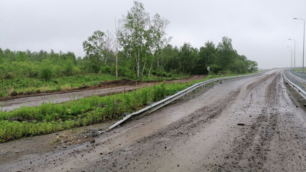 Скользкий путь: слететь с моста рискуют жители Гаровки-1 (ФОТО; ВИДЕО) —  Новости Хабаровска