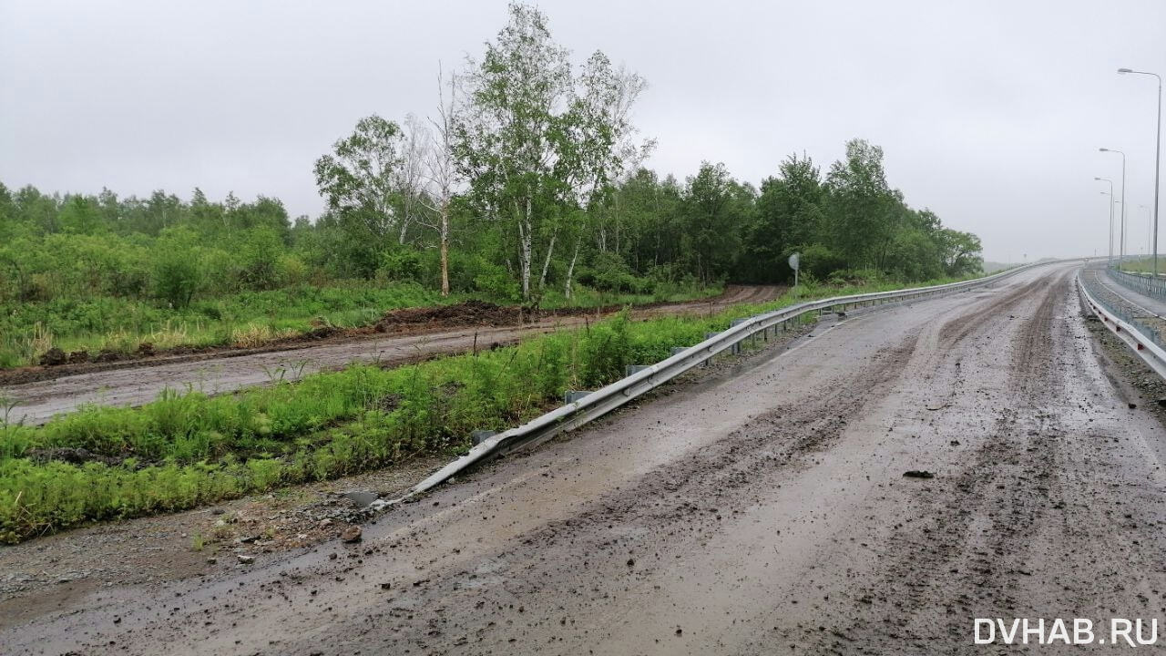 Скользкий путь: слететь с моста рискуют жители Гаровки-1 (ФОТО; ВИДЕО) —  Новости Хабаровска