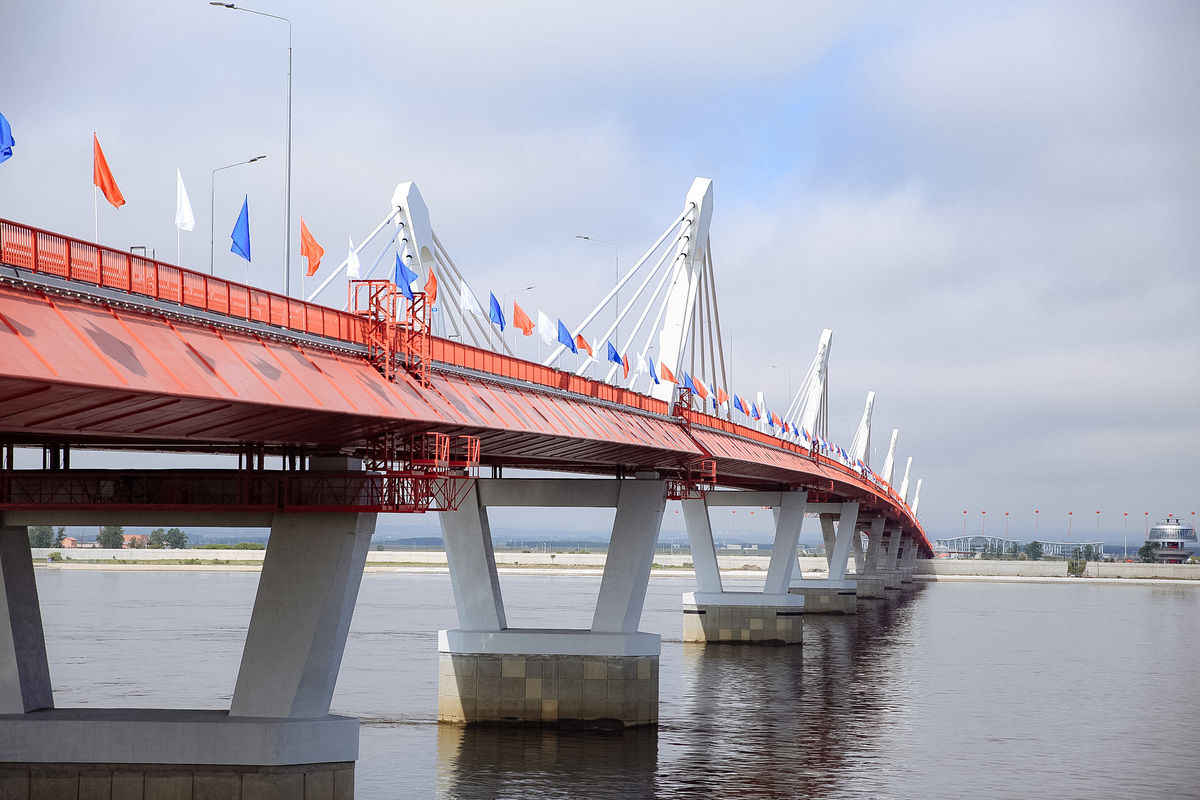 На Дальнем Востоке открыли первый автомобильный мост в Китай через Амур –  Новости Владивостока на VL.ru