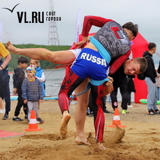 На новом пляже Русского острова состоялся первый физкультурный фестиваль 