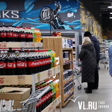 Дистрибьютер Coca-Cola объявил о прекращении выпуска и продажи напитков в России