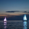 Фонари, установленные на яхтах, меняли цвет — newsvl.ru